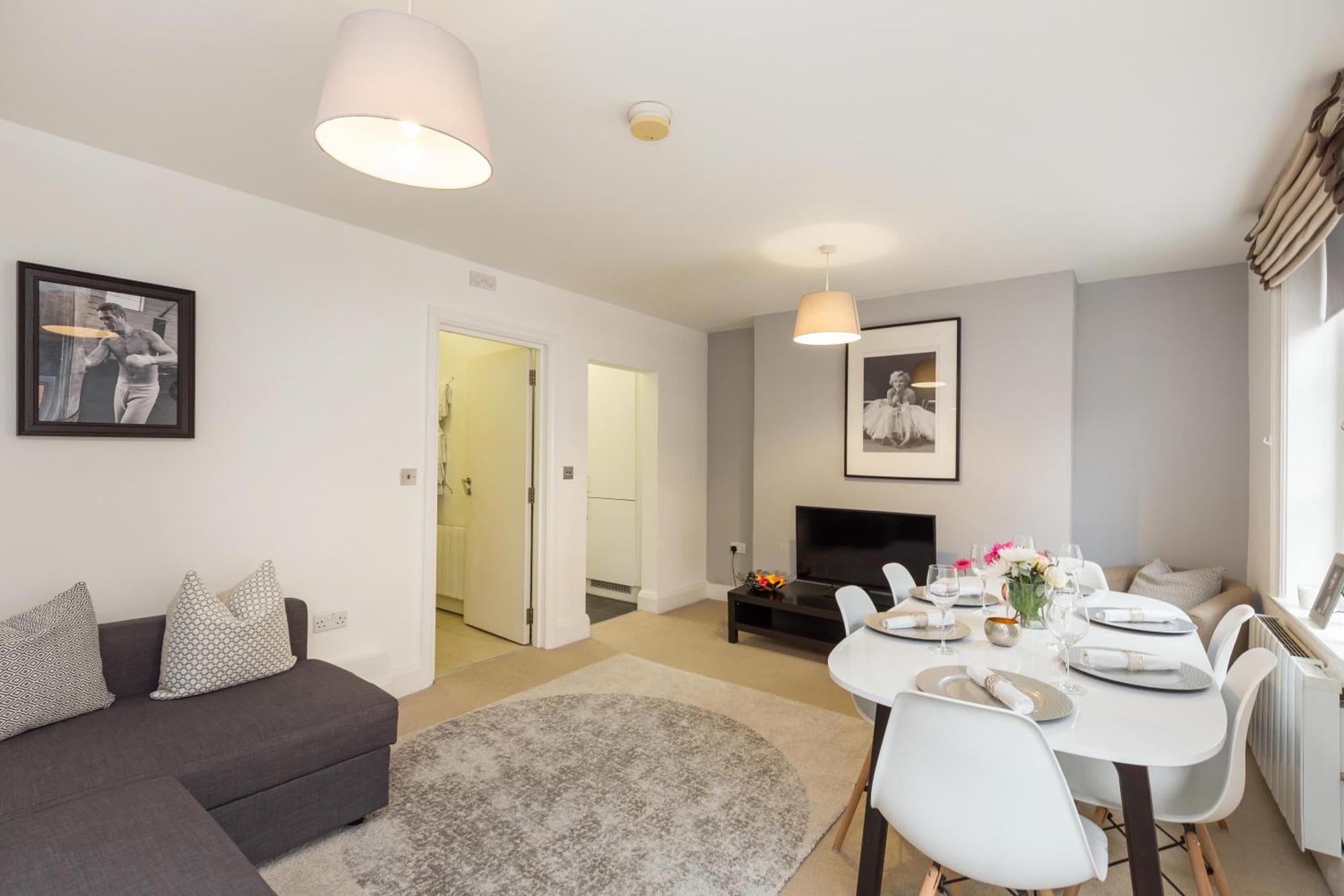 לונדון Picton 2Br Apartment - Prime Location & Comfort מראה חיצוני תמונה